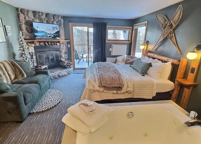 Slope-Side Pet-Friendly Studio | In-Unit Jet Tub